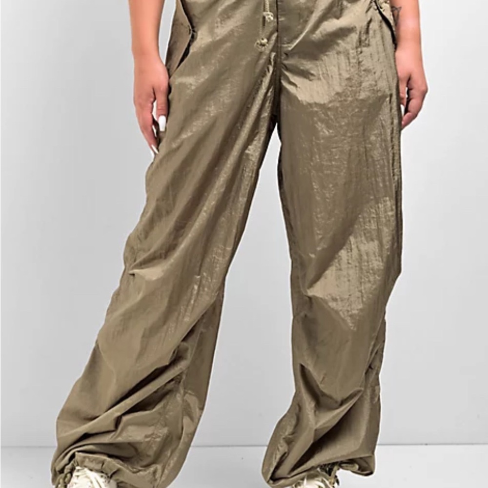 Motel rocks green parachute pants Women's size medium